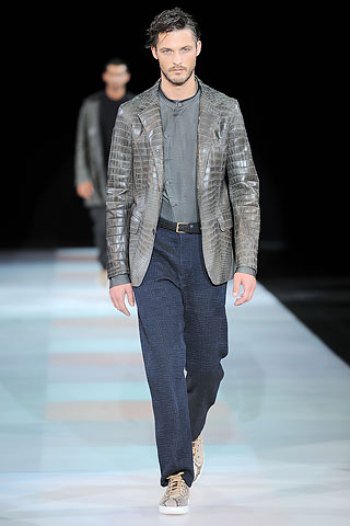 Giorgio Armani / - 2010